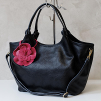 Kožená дамска чанта Luka 26-031 DOLLARO + FLOWER - черно